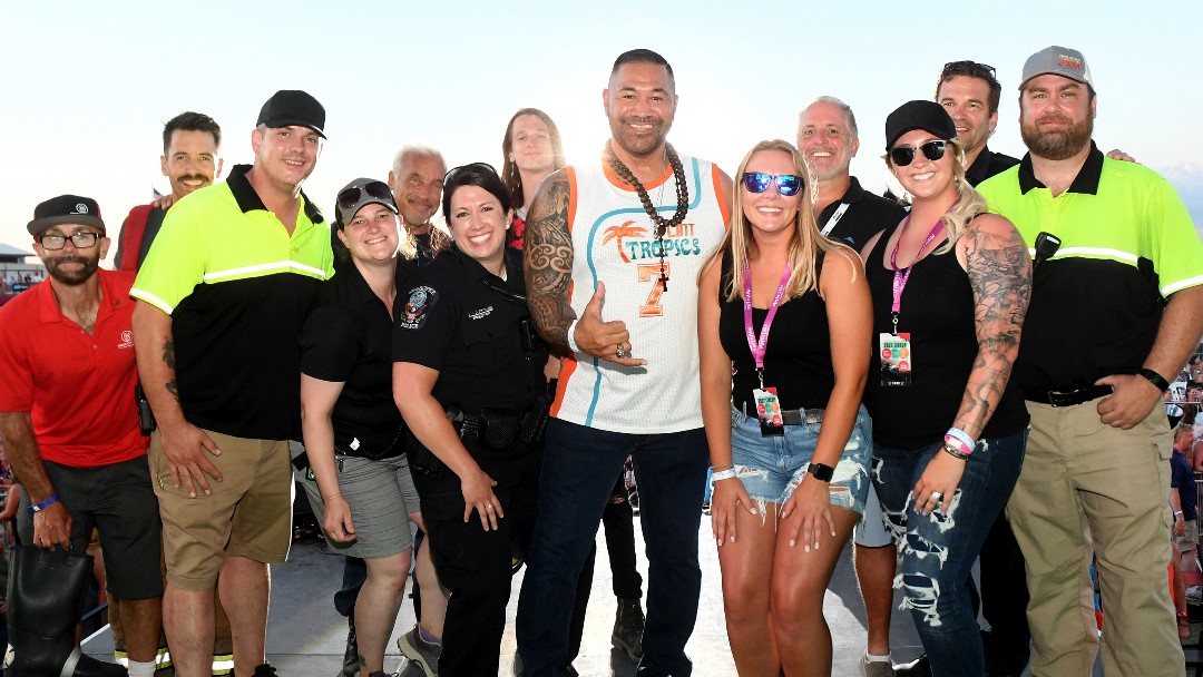 Twin Cities Summer Jam (@tcsummerjam) on Twitter photo #FlashbackFriday
Today we're remembering when <a href="/eseratuaolo/">Esera Tuaolo</a> sang "Rise Up" to honor First Responders on stage and on our screens before Kane Brown's performance. Such an incredible moment! Thanks to Esera and to ALL First Responders. #gratitude #firstresponders #tcsj #FlashbackFriday
Today we're remembering when <a href="/eseratuaolo/">Esera Tuaolo</a> sang "Rise Up" to honor First Responders on stage and on our screens before Kane Brown's performance. Such an incredible moment! Thanks to Esera and to ALL First Responders. #gratitude #firstresponders #tcsj