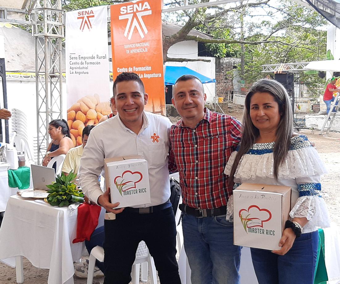 JaimeBravoCalde's tweet photo. #MasterRice, actividad lidera por el Centro de Formación Agroindustrial La Angostura a través del programa SER y la presentación de la oferta de servicios del #SENA #FERIADELARROZ #CAMPOALEGRE #HUILA apoyo de la #AgenciaPúblicaEmpleo @zambrano_ospina @senahuila https://t.co/2P3AcjJyJm