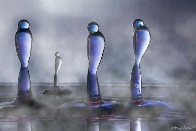 terrinakamura's tweet photo. ICYMI — Ultra High-Speed Photography Captures Hidden Human Figures in Moving Water https://t.co/4SvegjUsKF #HighspeedART #ultrahighspeed #photography https://t.co/z6mrJuVemP