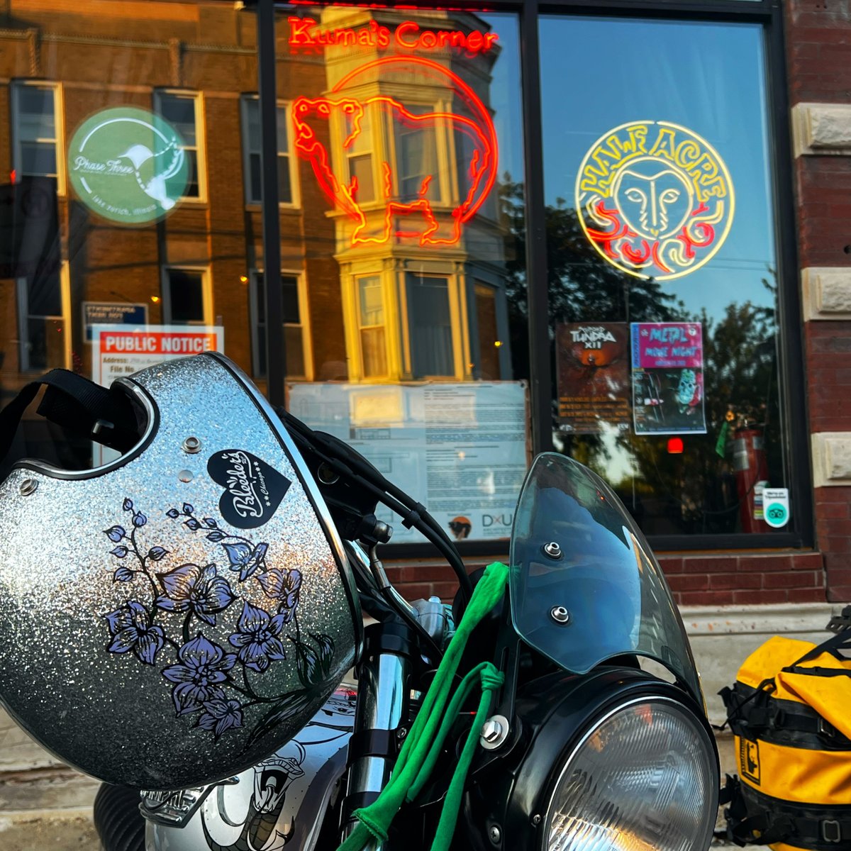 kumascorner's tweet photo. Big thanks to Moto Social for coming out to hang with us. #Kumas #kumascorner #ogkumas #kumaschicago #Burgers #beer #metal #kumasfood #metalburgers #whiskey #chicagofood #chicago #chicagofoodie #chicagobars #chicagowest #timeoutchicago #motosocial #motorcycle #club https://t.co/ORDq1YbzJe