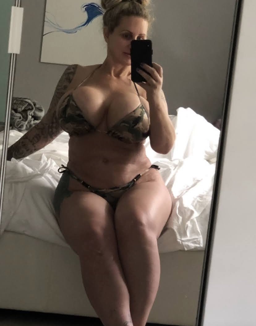 DebbieSnowx's tweet photo. Happy Friday 🥰

#nsfwtw #mommy #mommylove #pussy #milf #mature #matureisbetter #naughty #nsfwxRolePlay #nsfw #nude #dirty #whore #slut #bbc #BBCMom #BBCAddicted #whitegirl #whitegirlsgoneblack #whitegirlsblackguys #whitegirlsonly #whitewomen #escort #olderadults https://t.co/0zXAVbkHAp