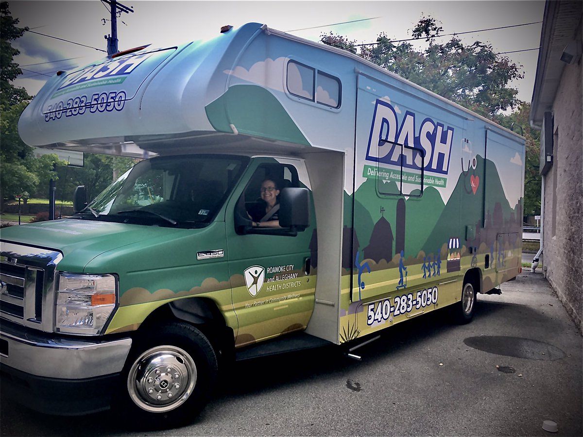 CanaryLauren's tweet photo. Stoked to finish surgery exams and join a #hepA #Covid19 vaccine drive + syringe services with the fine folks at @VDHgov & #VHRC 🙌 https://t.co/Y1ECYb8igL https://t.co/yonONRf3Ny