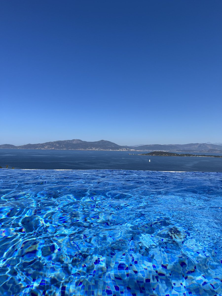 EdwigeTest's tweet image. La #Corse c’est la vie 💗 Summer 2022 #friends