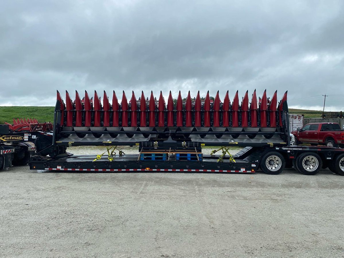 CalmerCornHeads's tweet photo. #Calmer heads are rolling off the lot and coming to a farm near you! Call us at 309-629-9000 to order yours for 2023! #CalmerHarvest #Harvest22 #Harvest23 #ROI #MadeInIllinois #USABuilt #Custom https://t.co/pYYUSh5MDc