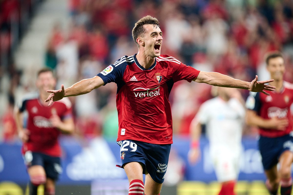 LaLiga's tweet photo. ¡De Pamplona y de @CAOsasuna! 

😍 AIMAR OROZ 😍

#OsasunaSevillaFC 
#KickOffLaLigaSantander https://t.co/XORznhKZp7