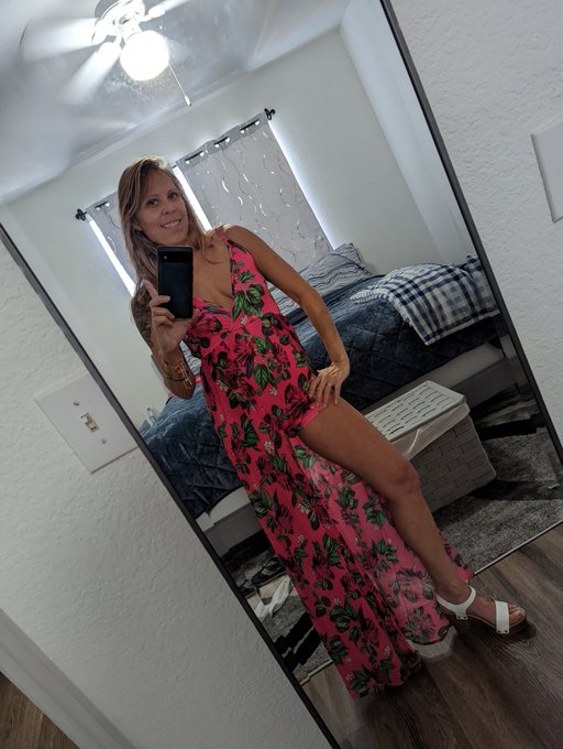 Thanks @AmericanAir for taking this cute # from my checked luggage along with 6 other outfits for no<a class="tags" target="_blank" title="On Twitter" href="/?out=eyJ0eXAiOiJKV1QiLCJhbGciOiJIUzUxMiJ9.eyJpYXQiOjE3MjIxNTUzOTYsImlzcyI6InR3cG9ybnN0YXJzLmNvbSIsIm5iZiI6MTcyMjE1NTM5NiwiZXhwIjoxNzUzNjkxMzk2LCJyZWRpcmVjdF91cmwiOiJodHRwczovL3R3aXR0ZXIuY29tL0FtZXJpY2FuQWlyIn0.99c3alLRO9TmlmHsCgW1aldmyU_hl1nemaQ394Pn-WAlTCSQybyrN0jQ1VP5YK7RwpCLtcDN1PRVl5V9crtyKw">@AmericanAir</a><a href="/tag/airlines"class="tags"><span>#airlines</span></a><a href="/tag/wherearemyclothes"class="tags"><span>#wherearemyclothes</span></a>