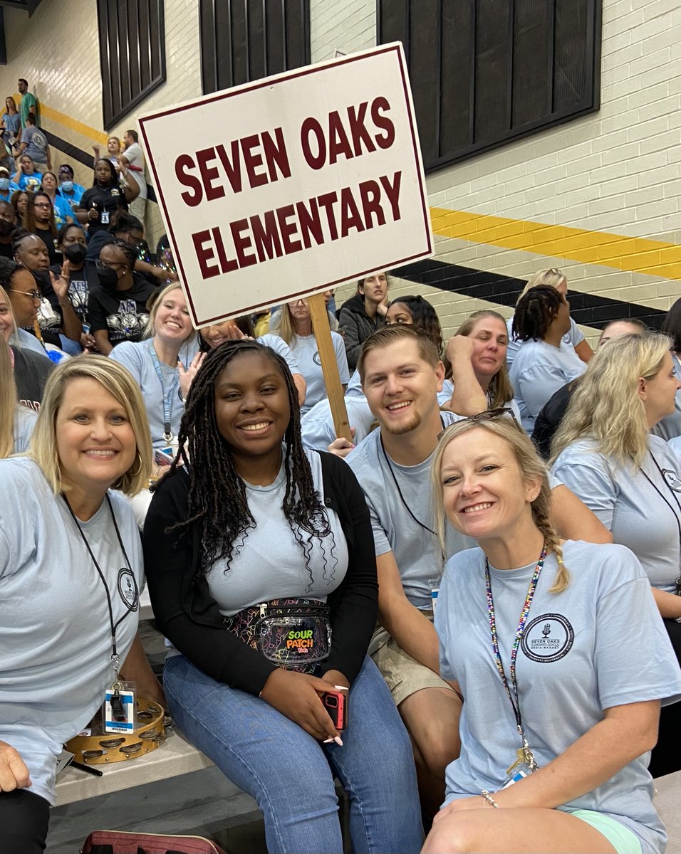 SOEGMLR5's tweet photo. #SOESMM had a great time at the district kickoff rally! We are ready to see our students on Tuesday! #D5Heartwork https://t.co/xLnGqLIxxQ