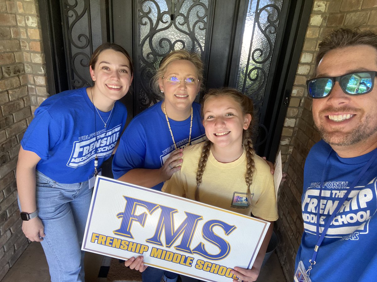 coachferg84's tweet photo. Welcoming new FMS Tigers! #weareFMS https://t.co/MlLY5EhJSC