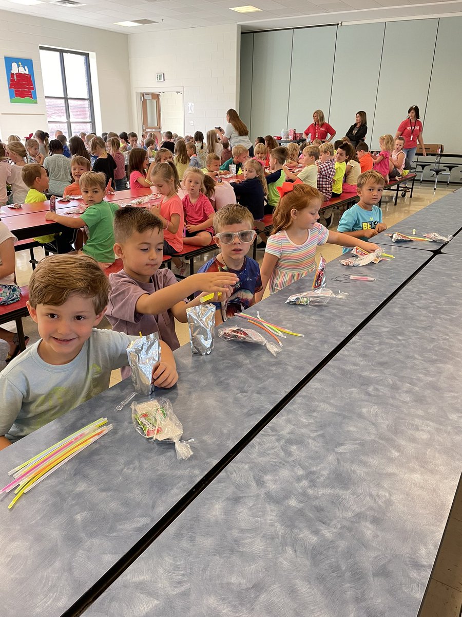 Check out our Reading Rockstars! 🎸⭐️ #TeamDCS #LPSRocks #SummerReadingChallenge
