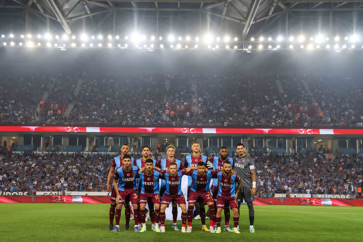 Trabzonspor's tweet photo. Şanlı taraftarımız daima arkamızda. 💪 https://t.co/QwG6rmHlR6