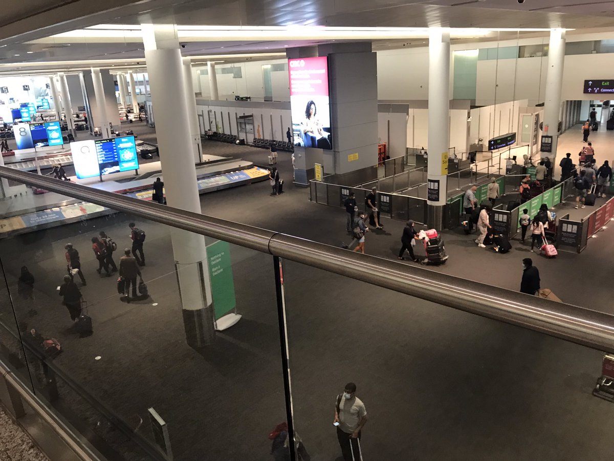 GemlineSuzanne's tweet photo. Friday afternoon, calm, controlled and organized. 8-minutes gate to US customs to airport taxi  @TorontoPearson #yyz #nexus #airtravel @AirCanada @AirlineLimoTO #CustomerService Thank you to all involved creating better tomorrow’s. https://t.co/8T7Zihw6EM