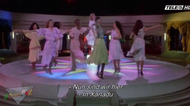 Zum Glück sind wir nur in #XANADU ,denn bei #FlashGordon würden jetzt unten Stacheln rauskommen.😲😂🎶🎵 #SchleFaZ #LezFaz #RIPOliviaNewtonJohn #OliviaNewtonJohn #TatütaFaz #GedenkFaZ