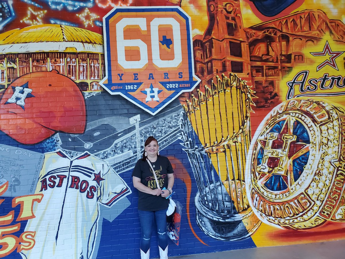 AbigailEJohnson's tweet photo. Had an amazing time on the Ultimate Fan Tour. Tour guides were amazing and got to see a lot I have never seen before even though I have been going to games since it opened. @astros https://t.co/evNKruaTwt