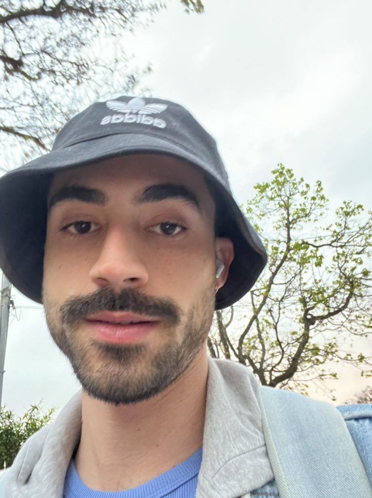 ᴠɪᴛᴏʀ𐚁 tweet media