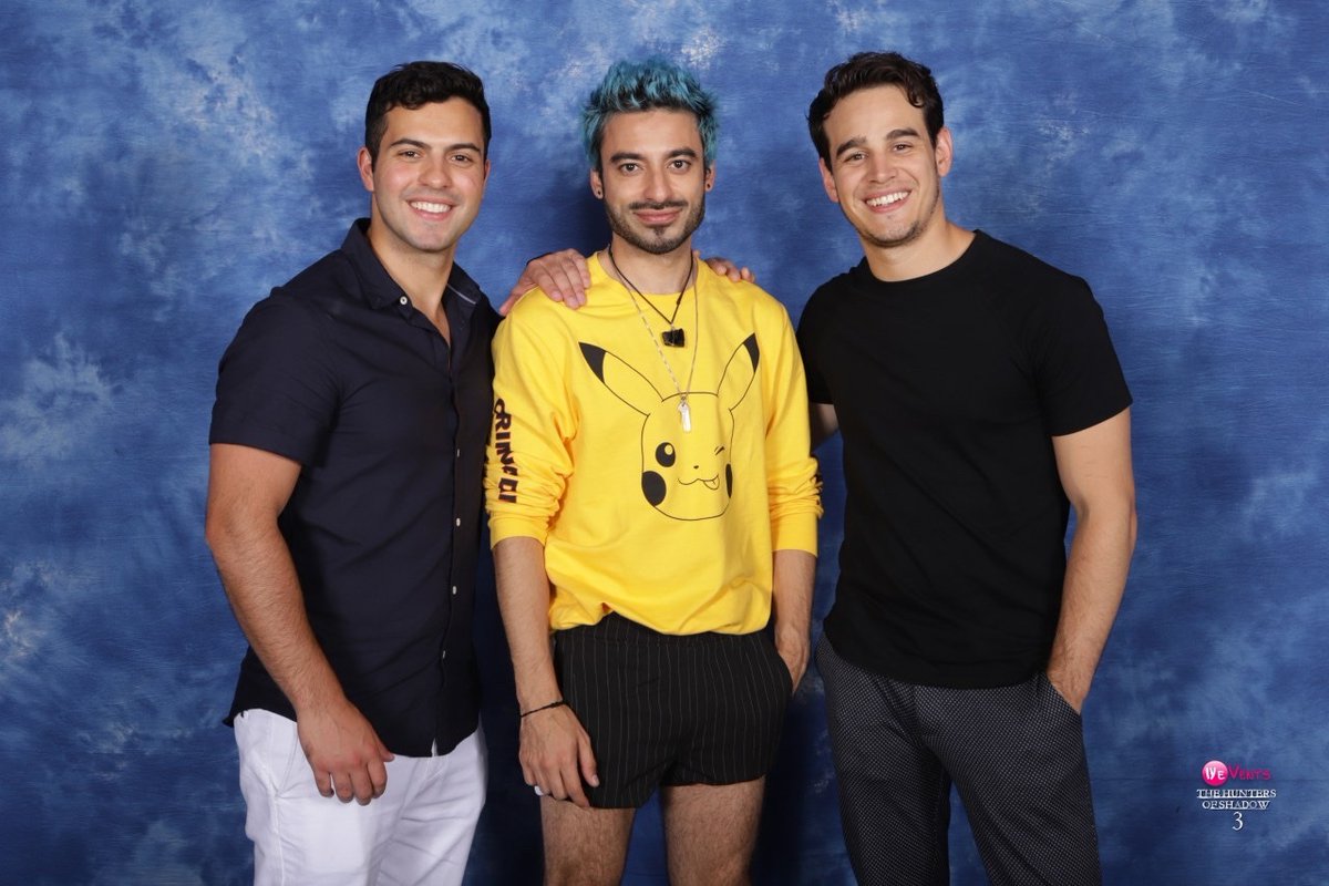 raphvampleader's tweet photo. w/ Simon and Meliorn ♥

#raphael #raphaelsantiago #simon #simonlewis
#saphael #meliorn #seelie #vampires https://t.co/INLtBsehN3