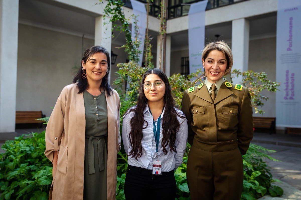 Hoy conocí a Javiera. 🙂 En la conversación mostró sus enormes ganas de convertirse en carabinera. Si bien no fue admitida por su estatura, con los cambios en la admisión tendrá una nueva oportunidad. Ahora más postulantes, motivados y capaces, podrán ser elegidos. #Seguimos!