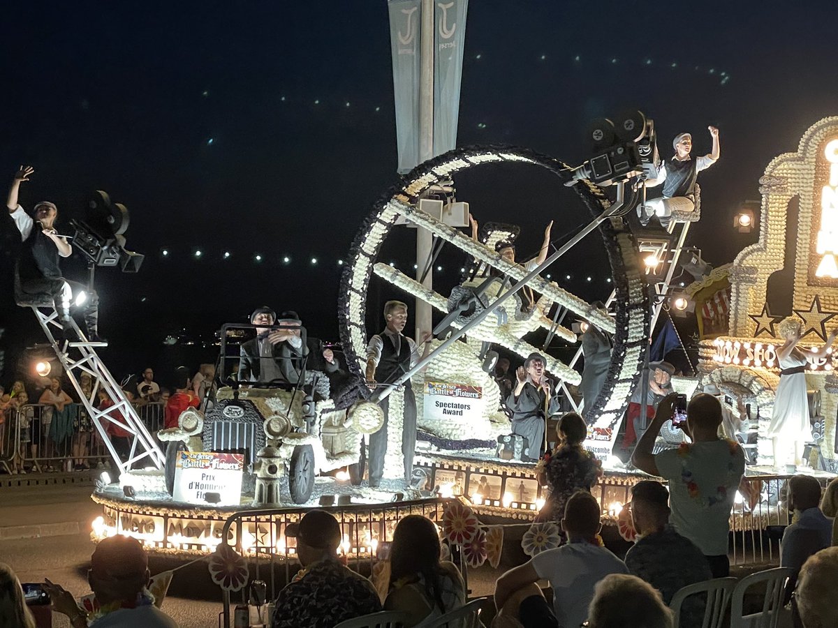 SoleilRadioCI's tweet photo. Dazzling floats at Jersey’s @BattleofFlower https://t.co/LbdY26jywy