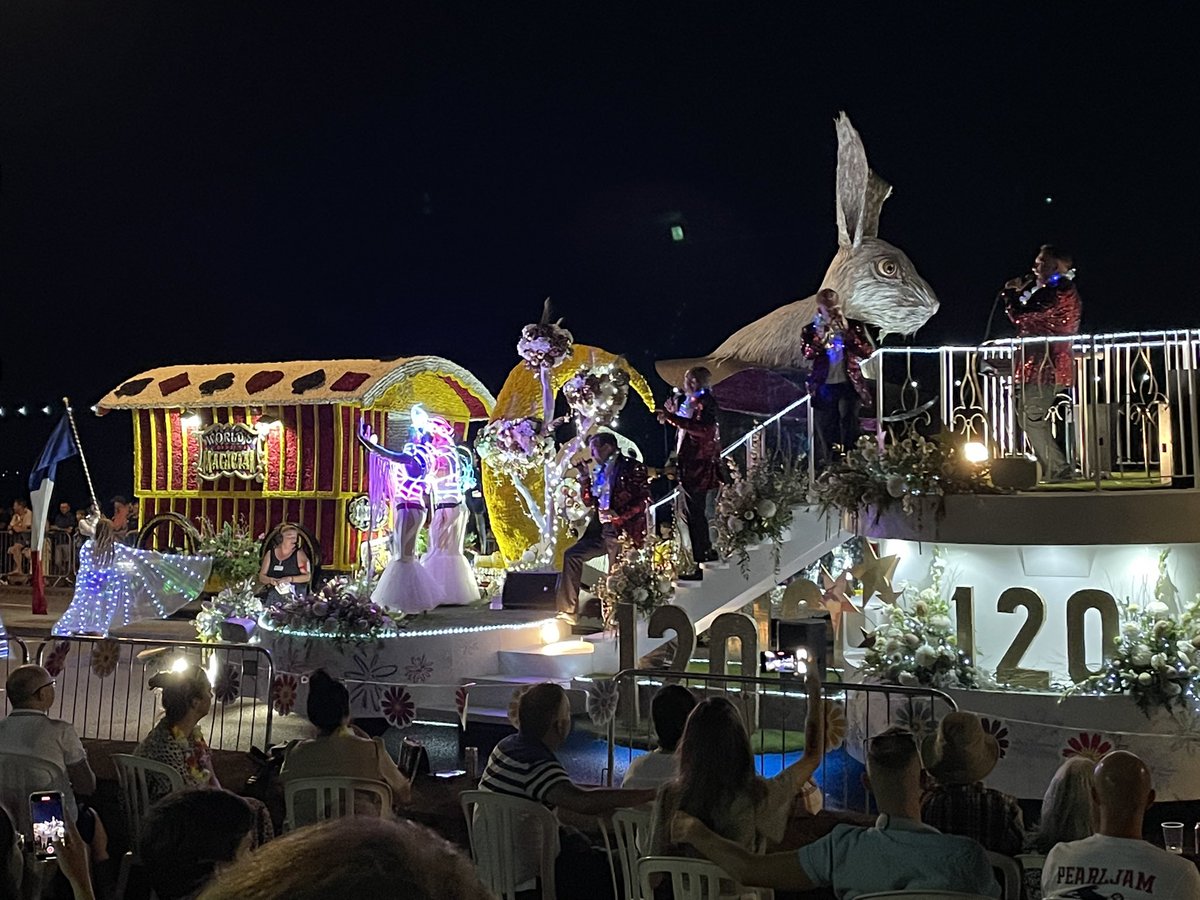 SoleilRadioCI's tweet photo. Dazzling floats at Jersey’s @BattleofFlower https://t.co/LbdY26jywy