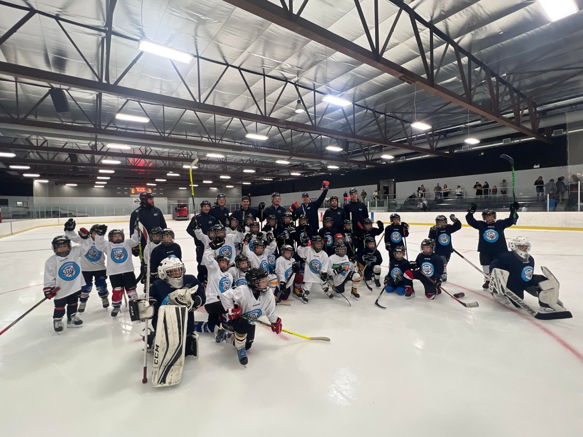 320 fois merci! 
À tous les jeunes participants de la 5e édition de l'Académie des Sags !🔵⚪️
Nous avons eu droit à la plus grosse édition de l'Académie depuis ses débuts! Avec plusieurs cours et écoles de hockey qui affichaient complets! 🤩😁
#fierdetresags #académie #merci
