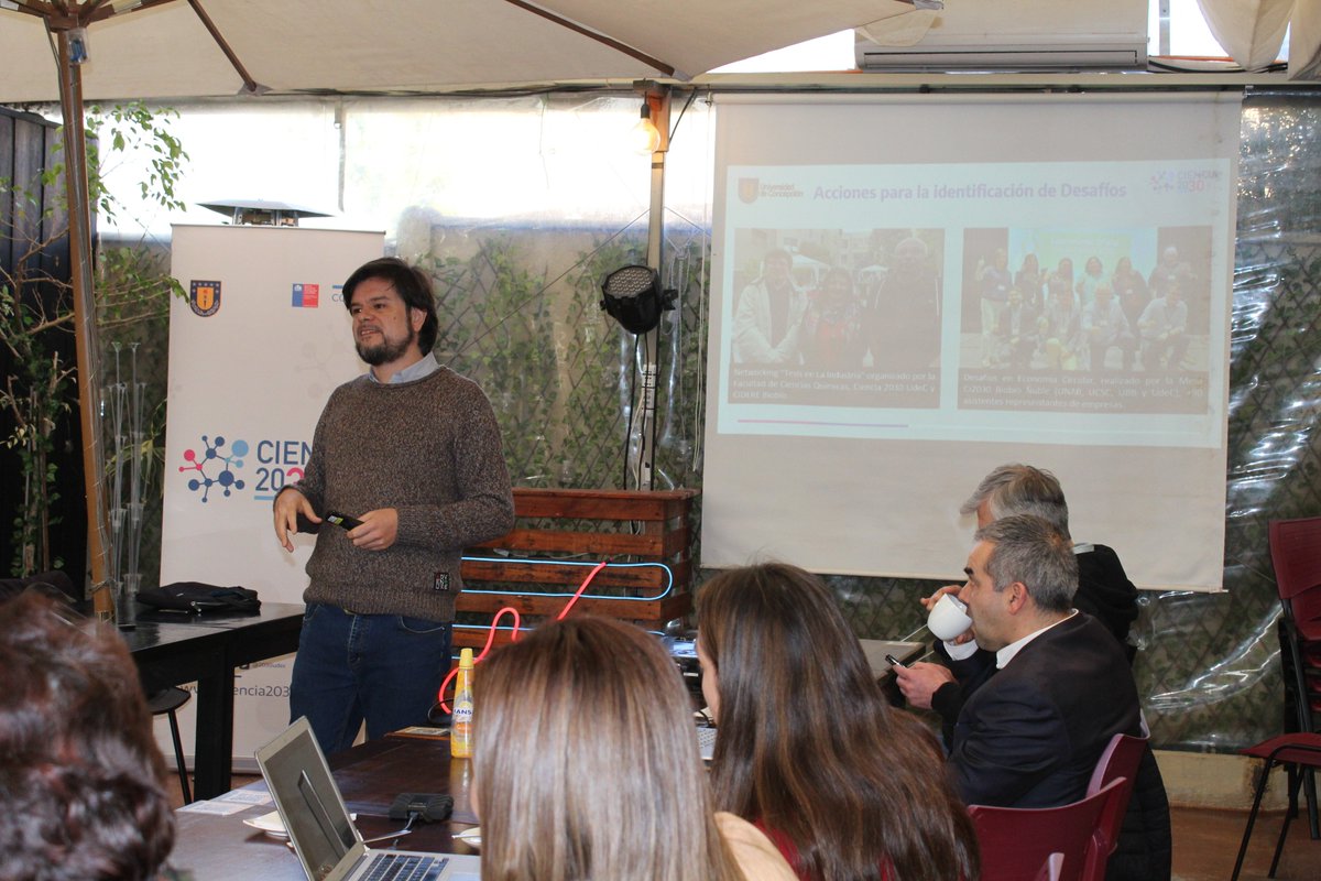 ciencia2030udec's tweet image. Les compartimos las imágenes que dejó el Encuentro del Comité I+D+i+e, de Ciencia 2030 UdeC donde se discutieron casos de buenas prácticas en vinculación. Participaron diversas instancias ligadas a la #Ciencia de nuestra #ComunidadUdeC