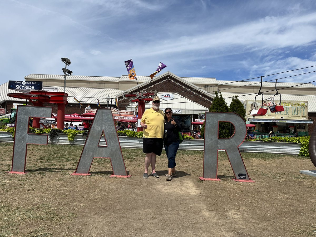 IndyKRF's tweet photo. Hanging with dear friends puts the fun in #FunFriendFriday at @IndyStateFair https://t.co/ITShcgQWRl