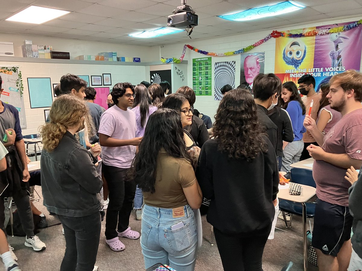 kelsey_dahlberg's tweet image. Learning how trade makes us better off in #APMacro