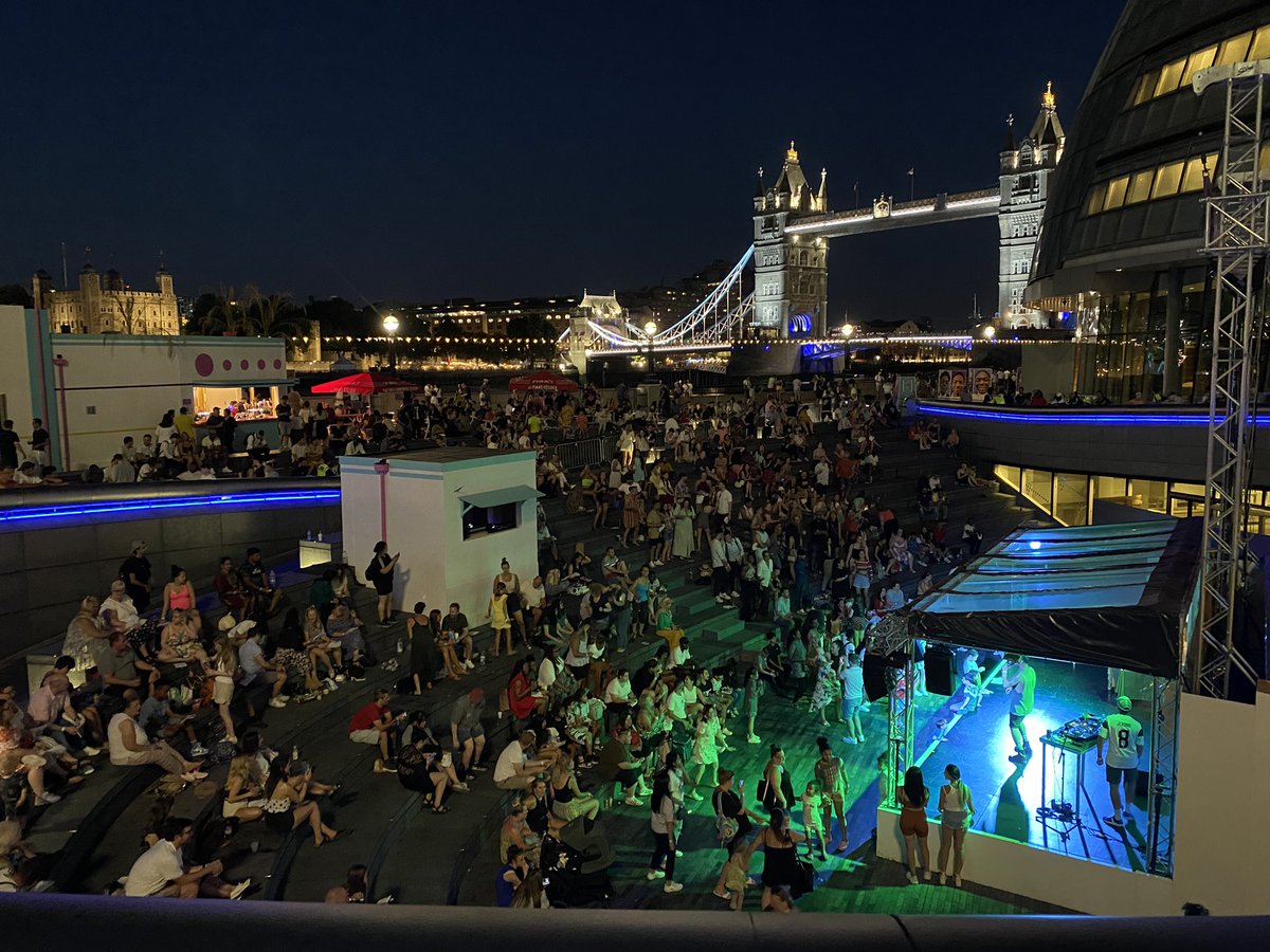 JamesWBae's tweet photo. Only been in London for less than a day and I’m already really enjoying my time here! (More pics will be on my Instagram: JamesWBaek) https://t.co/MhoAQPZoYE