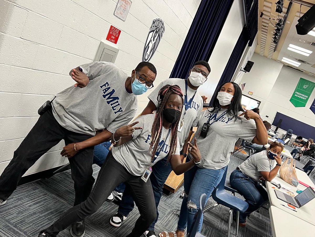 TraciMorrisHunt's tweet photo. The @mooremustangs staff are more than a group of people that work together…we are FAMILY! #KNOWMOORE https://t.co/eDKdSCNKVQ