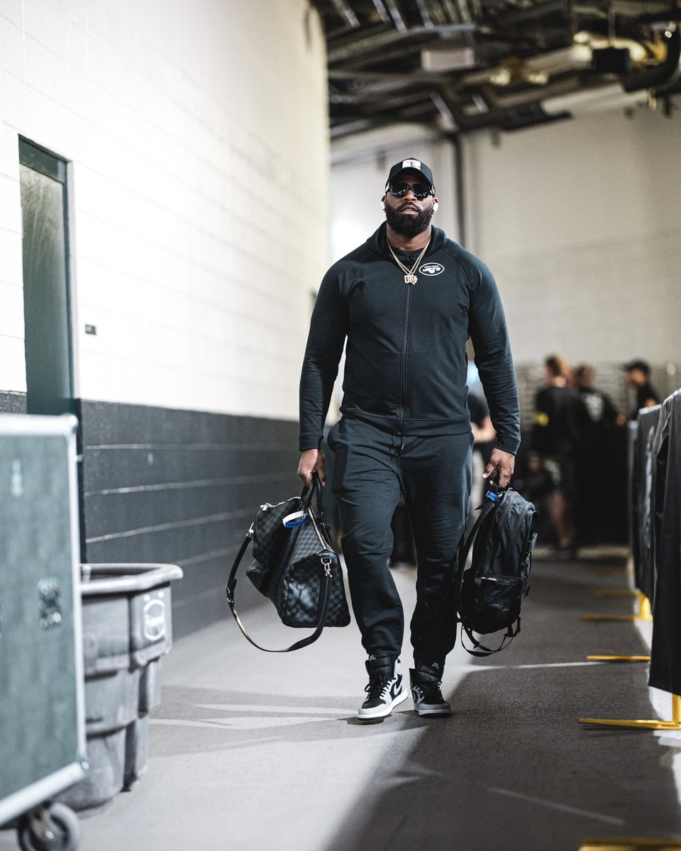 nyjets's tweet photo. Friday Night Lights https://t.co/aKnKpUNdJB