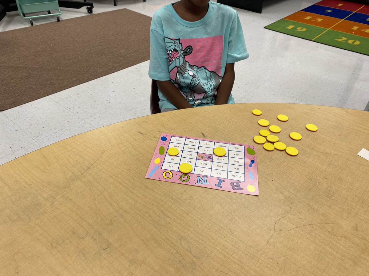 melissa_bennett's tweet photo. Had a great afternoon playing sight word BINGO with my 1/2 graders while my kinders independently worked on alphabet puzzles! So proud of them all! @RPES_Cougars @RyanEarlJames @HopeFBarr https://t.co/irYmXwrcdY