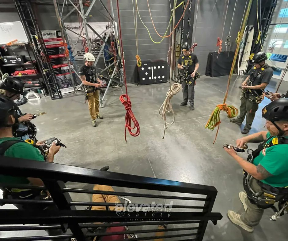 elevatedsafety's tweet photo. Congratulations to everyone who passed their #SPRAT certification today during their #SPRATeval at our Colorado facility. Our students loved using the #Clutch this week.
If you're looking for a #SPRATcourse, check out our website: https://t.co/FftVsu76oJ
#ropeaccess https://t.co/wKTMFIkrhp