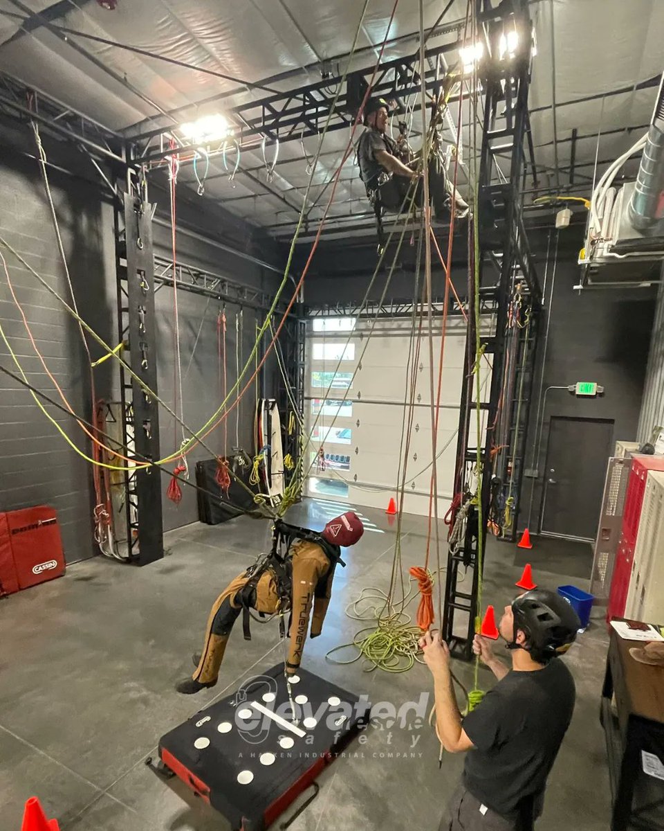 elevatedsafety's tweet photo. Congratulations to everyone who passed their #SPRAT certification today during their #SPRATeval at our Colorado facility. Our students loved using the #Clutch this week.
If you're looking for a #SPRATcourse, check out our website: https://t.co/FftVsu76oJ
#ropeaccess https://t.co/wKTMFIkrhp
