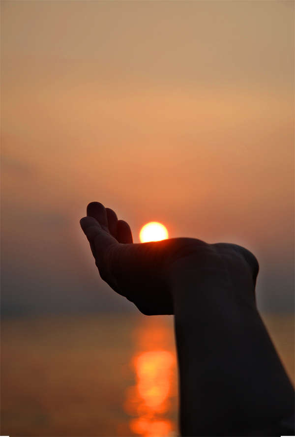 Mientras el sol de la tarde se pone en el horizonte.
Les deseo a todos una buena noche.
Arturo Meggido
El Padrote
