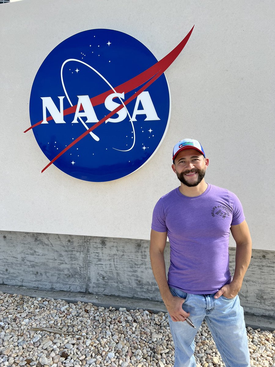 SpaceLuisZea's tweet photo. Integration of our Lunar #DSRG #Artemis experiment has begun! @NASASpaceSci https://t.co/iXW3U265Zo