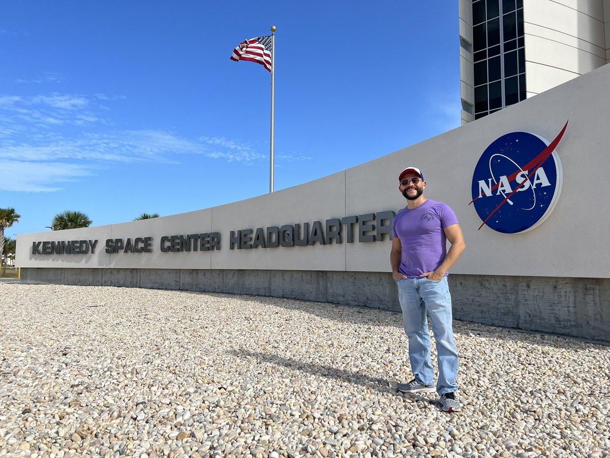 SpaceLuisZea's tweet photo. Integration of our Lunar #DSRG #Artemis experiment has begun! @NASASpaceSci https://t.co/iXW3U265Zo