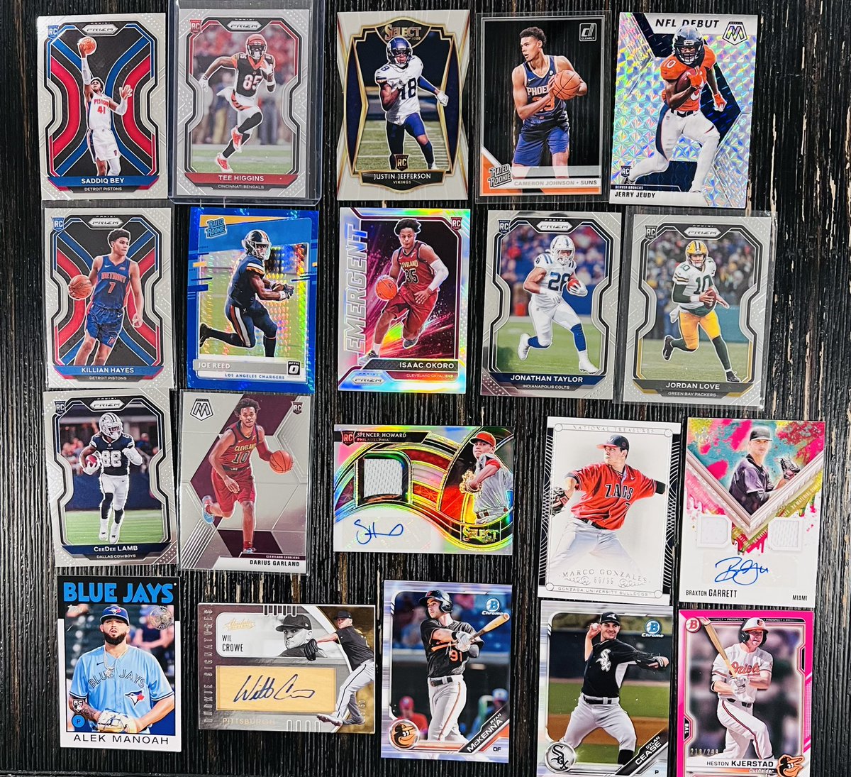 The2HitmAkerZ's tweet photo. Rookie lot must go🔥🔥🔥🔥.. this is a perfect example of what’s in it..  1000 rookies all 3 sports, this lot with the patch autos included.. numbered, silver, color all throughout… .50 cents each, somebody knows how insane a deal this is.. please don’t ask for smaller lot https://t.co/5dkj69sIYq