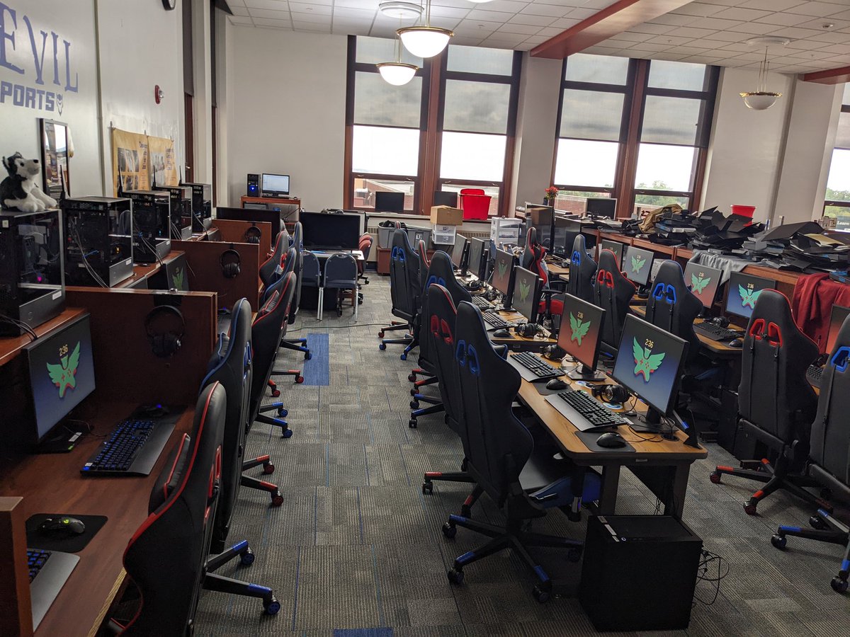 "Final" update, now everything is ready for the general population. Huge shout-out to all the students who helped make this happen. <a href="/chspride1/">Blue Devils</a> is going to have a 🔥🔥esports season!