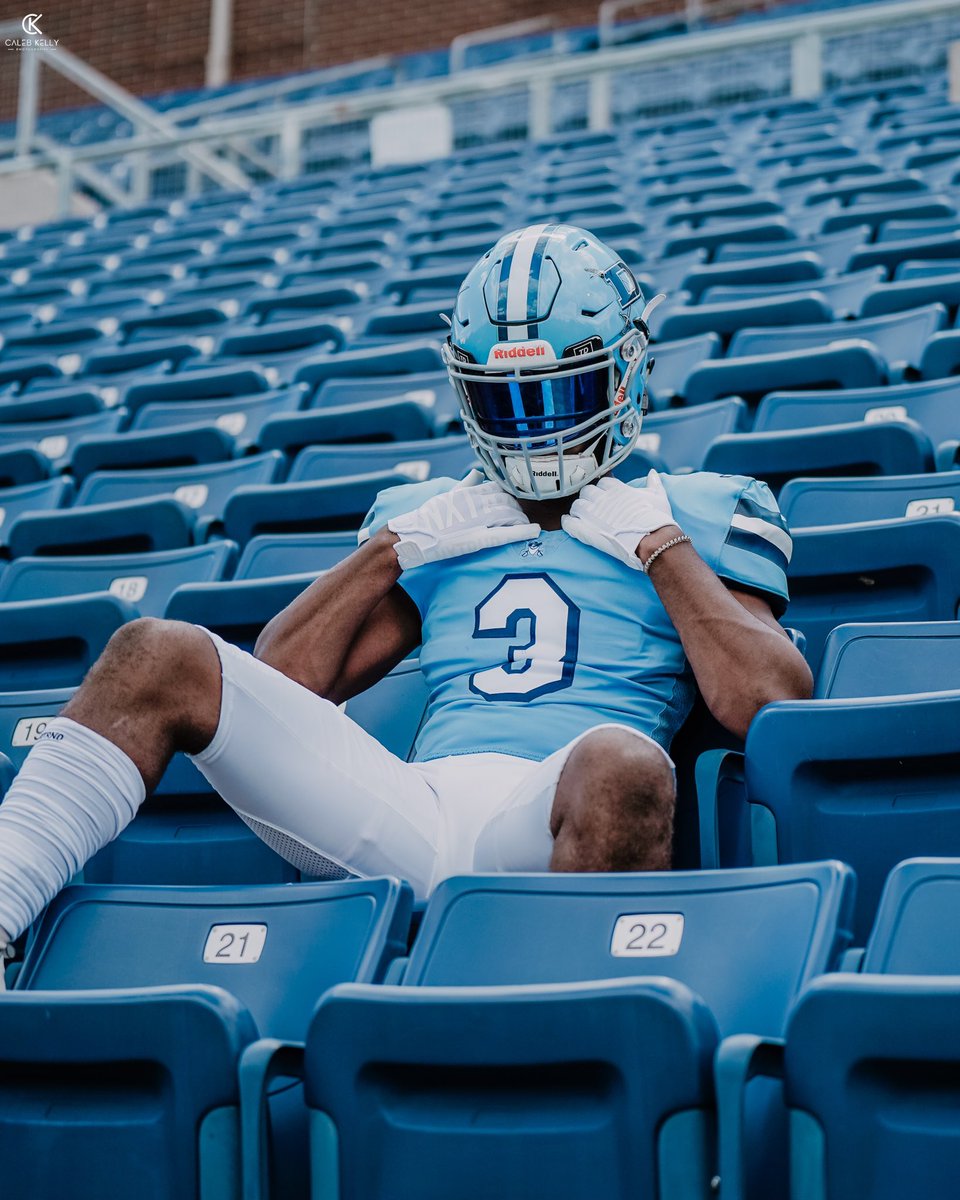Calebphotoz's tweet photo. get ready for the show 👿 https://t.co/b22f4T1yFR