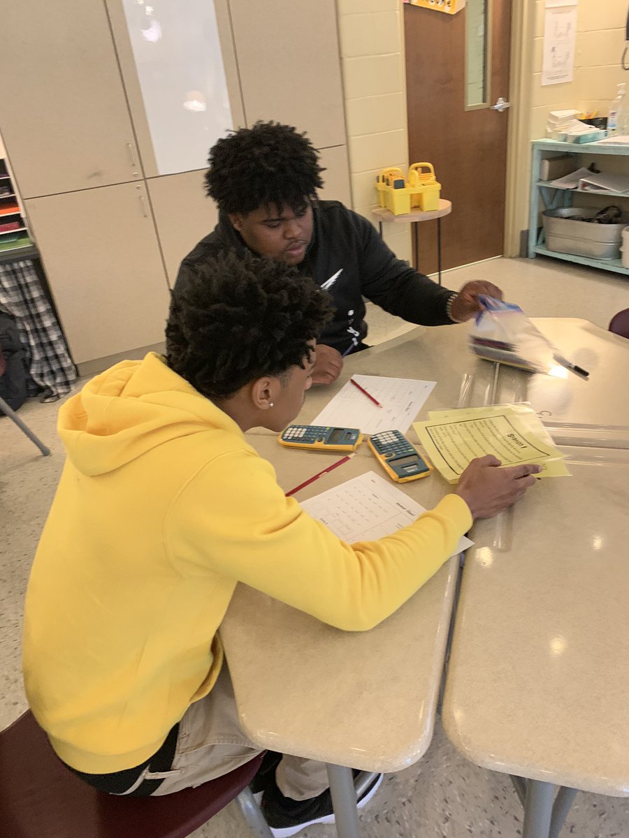 tweaver02's tweet photo. EXTRAordinary mathematicians in Mrs. Weaver’s class today. #Wildcatnation #TeamMCPSS #beEXTRAordinary https://t.co/xYFKT5tVyE