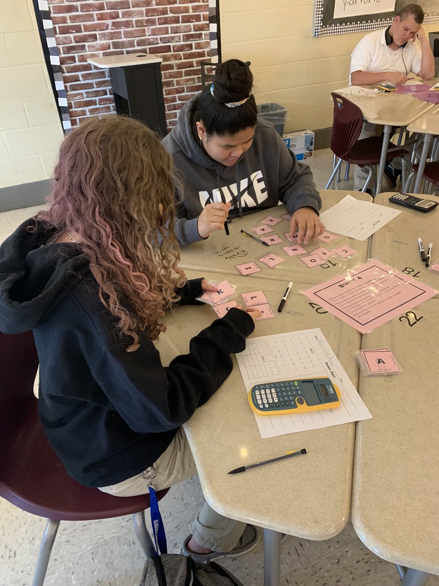 tweaver02's tweet photo. EXTRAordinary mathematicians in Mrs. Weaver’s class today. #Wildcatnation #TeamMCPSS #beEXTRAordinary https://t.co/xYFKT5tVyE
