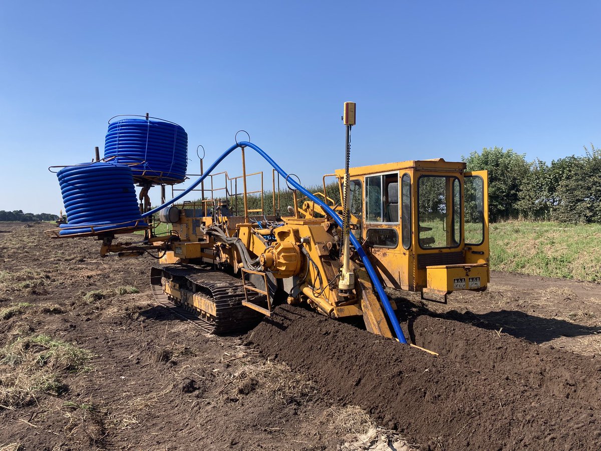 Popesdrainage's tweet photo. We have managed to find plenty of water on one of our latest projects installing 10,000 m of 80mm pipe on this 22 acre field. @MastenbroekLtd @PolypipeCivilGU @GunnJCB #Landrainage #harvest22 #invest #farming https://t.co/jMgLB2OZCN