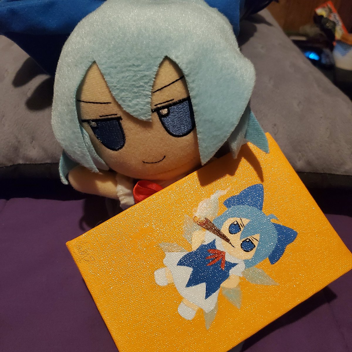 MochaGen's tweet image. I was so glad to hear I got a package and the painting from @_FumoReimu made it home. I love it very much, it&apos;s small but so detailed! Thank you so much for selling it to me ❤️❤️