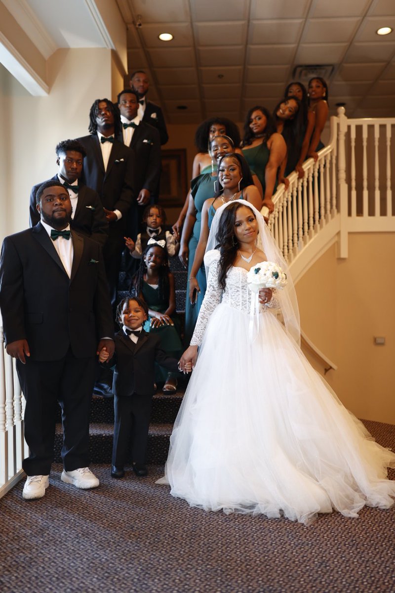 _domo_x's tweet photo. Just dropping in to say ISSA Wife 💍👰🏽‍♀️ https://t.co/uCAPALiFin