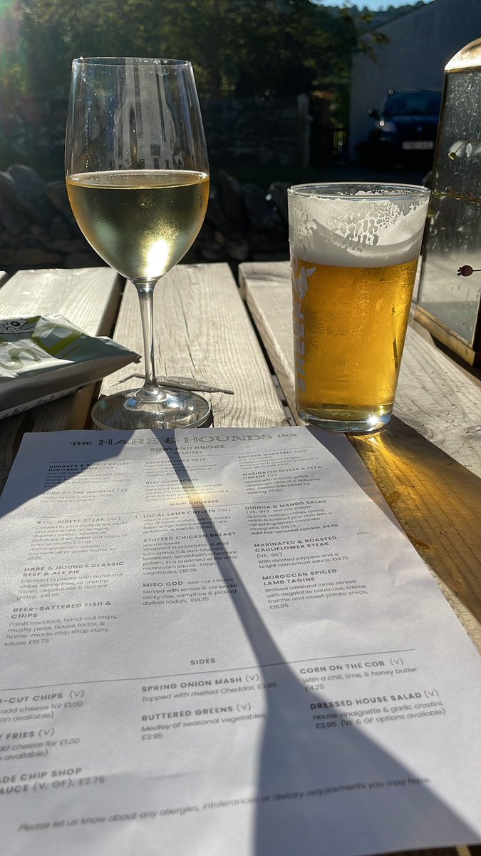 So satisfying to have great wine glasses in pubs. <a href="/HareAndHoundsBb/">Hare and Hounds</a> #greatpubs #greatbeer #picpouledepinet