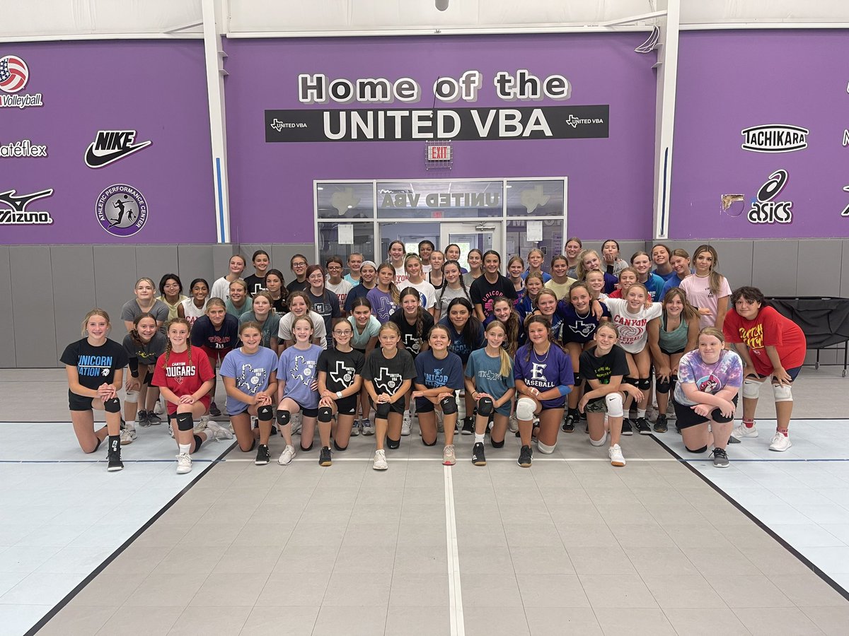 UnitedVba's tweet photo. Good luck to all of these hard workers in their Middle School Tryouts coming up!! Thank you for letting us get you ready! 💜🏐💪 #tryoutprep #unitedvba #unitedfamily #playhard https://t.co/zbwWoPZhWq