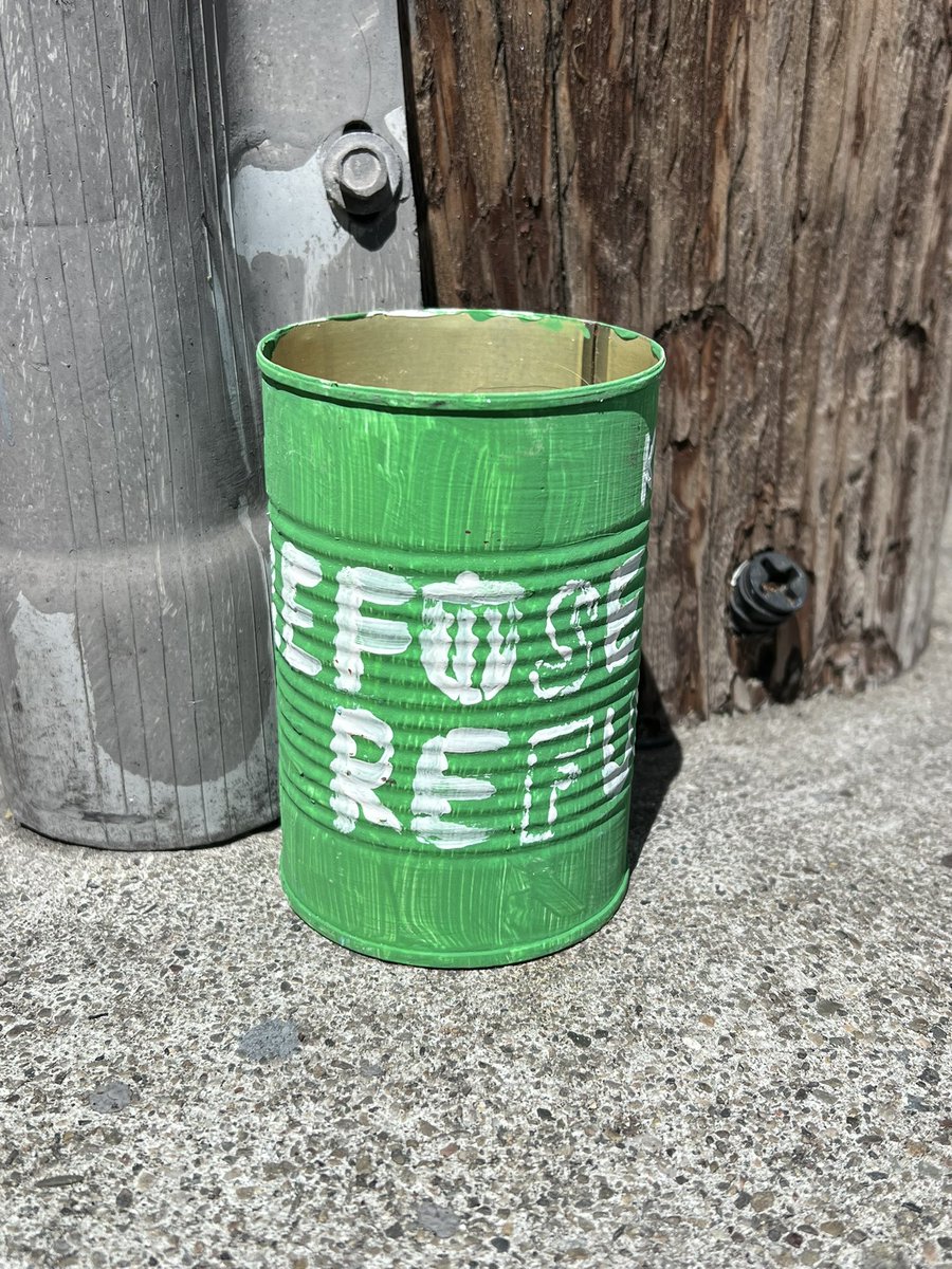 RefuseRefuseSF's tweet photo. But can butt-cans butt butts?
#clementst #innerichmond #keepsfclean #refuserefuse #buttcan https://t.co/s4XZzGVspE