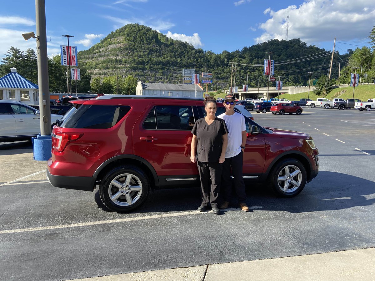 bwaltersfordkia's tweet photo. Congratulations to the Eversole family of Partridge, KY! Bruce Walters Ford Lincoln Kia would like to thank the Eversole family for their purchase of this Ford Explorer! We appreciate your business from Bruce Walters Ford Lincoln Kia and Sales Representative Rob Sergent https://t.co/xI7HnP55TD