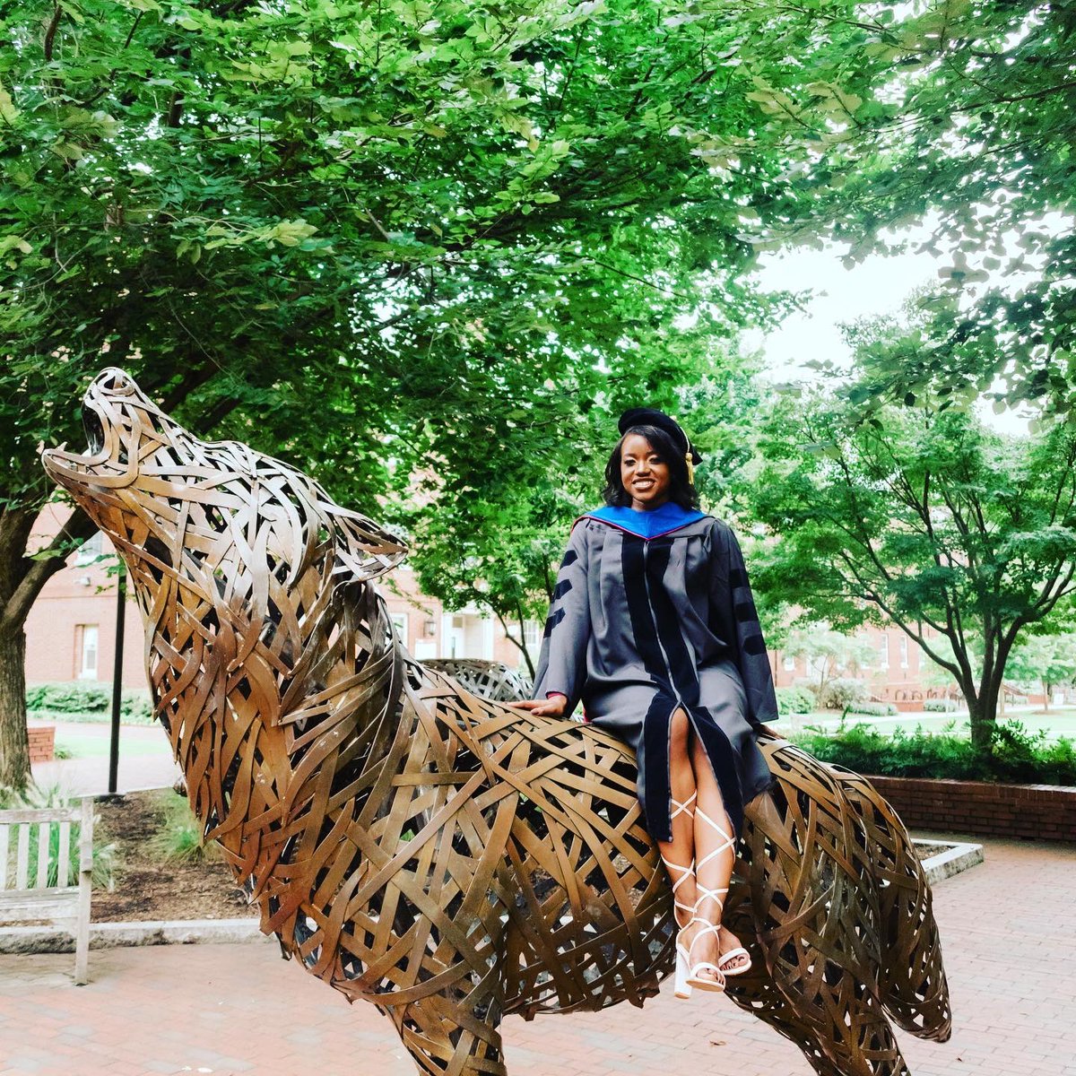 It’s #blackchemistsweek! Hey y’all, I’m Lyniesha! I got my PhD  <a href="/NCStateChem/">NC State Chemistry</a> &amp; I postdoc <a href="/uncg_chem/">Chem + Biochem UNCG</a> I research how students interact with organic chem representations

I also love to study how to integrate tech into chem education #TICER #XR_CER 
#BlackInChemRollCall <a href="/BlackInChem/">BlackInChem</a>