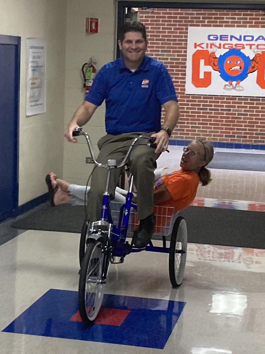 Things are already getting weird here at GKMS! We have too much fun here! 🤪 #gkcogs