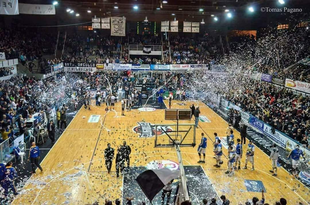 ¿TE GUSTA ESTA FOTO?

Esta foto no es mágica, aunque lo parezca. Esta foto se construye. Lleva trabajo, tiempo, plata, entrenamientos, sacrificio. Esta foto se cocina, tarda, cuesta. No es un día para otro, vos sabés (hilo)